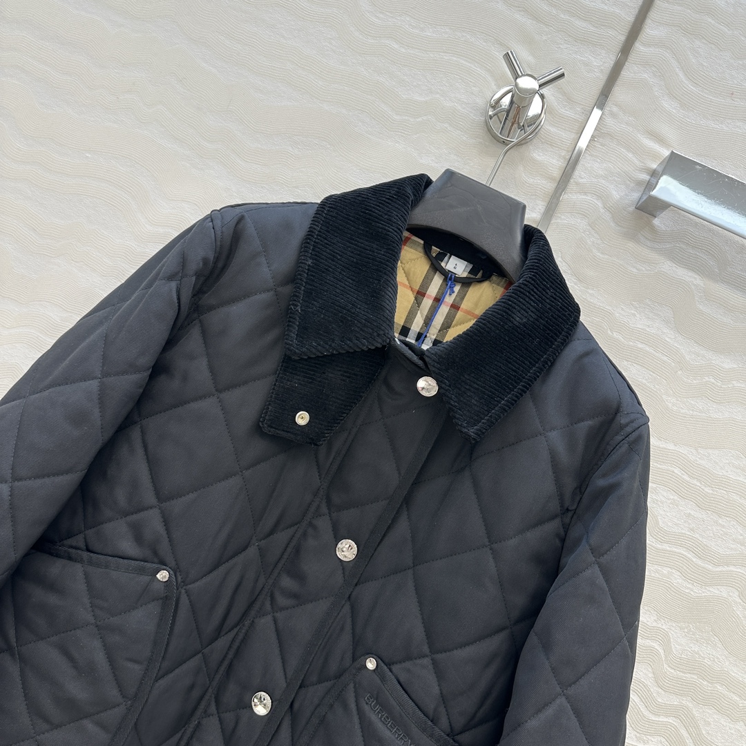 原单品质❤️代购爆款，双面菱形绗缝夹棉外套，撞色灯芯绒领设计短款棉服。低调又时髦内衬Vintage 复古