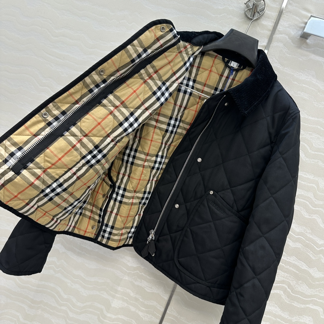 原单品质❤️代购爆款，双面菱形绗缝夹棉外套，撞色灯芯绒领设计短款棉服。低调又时髦内衬Vintage 复古