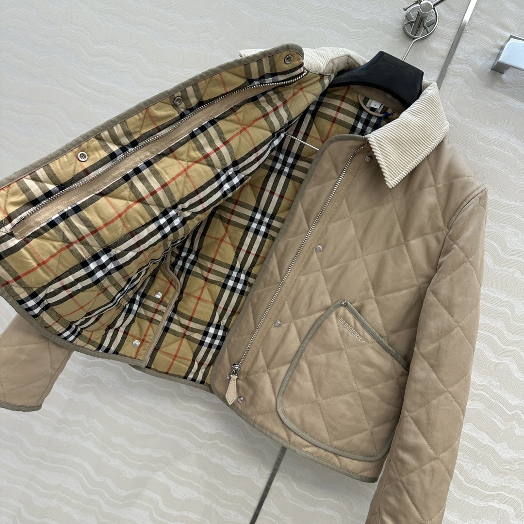 原单品质❤️代购爆款，双面菱形绗缝夹棉外套，撞色灯芯绒领设计短款棉服。低调又时髦内衬Vintage 复古