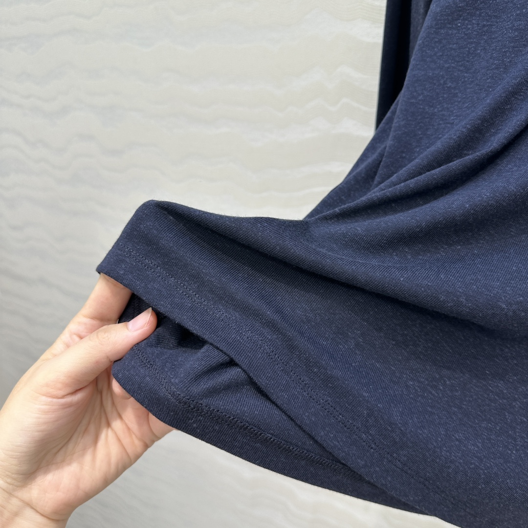 独家首发❤️原单品质，LW纸片人穿搭！进口亚麻莱赛尔打底衫！超级显瘦神器！极简叠搭单品！刺绣logo低调