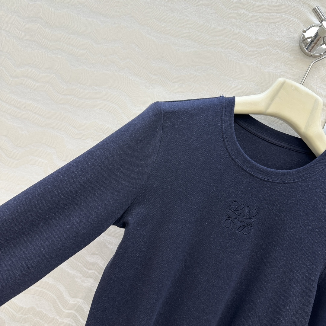 独家首发❤️原单品质，LW纸片人穿搭！进口亚麻莱赛尔打底衫！超级显瘦神器！极简叠搭单品！刺绣logo低调