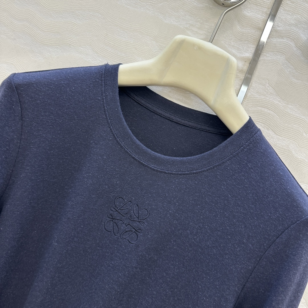 独家首发❤️原单品质，LW纸片人穿搭！进口亚麻莱赛尔打底衫！超级显瘦神器！极简叠搭单品！刺绣logo低调