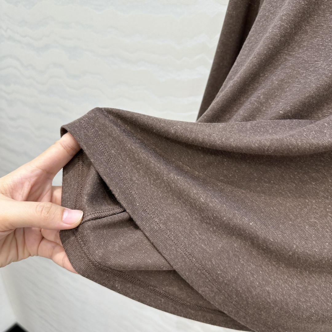 独家首发❤️原单品质，LW纸片人穿搭！进口亚麻莱赛尔打底衫！超级显瘦神器！极简叠搭单品！刺绣logo低调
