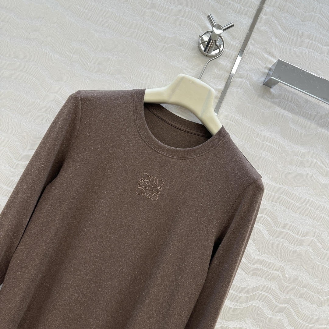 独家首发❤️原单品质，LW纸片人穿搭！进口亚麻莱赛尔打底衫！超级显瘦神器！极简叠搭单品！刺绣logo低调