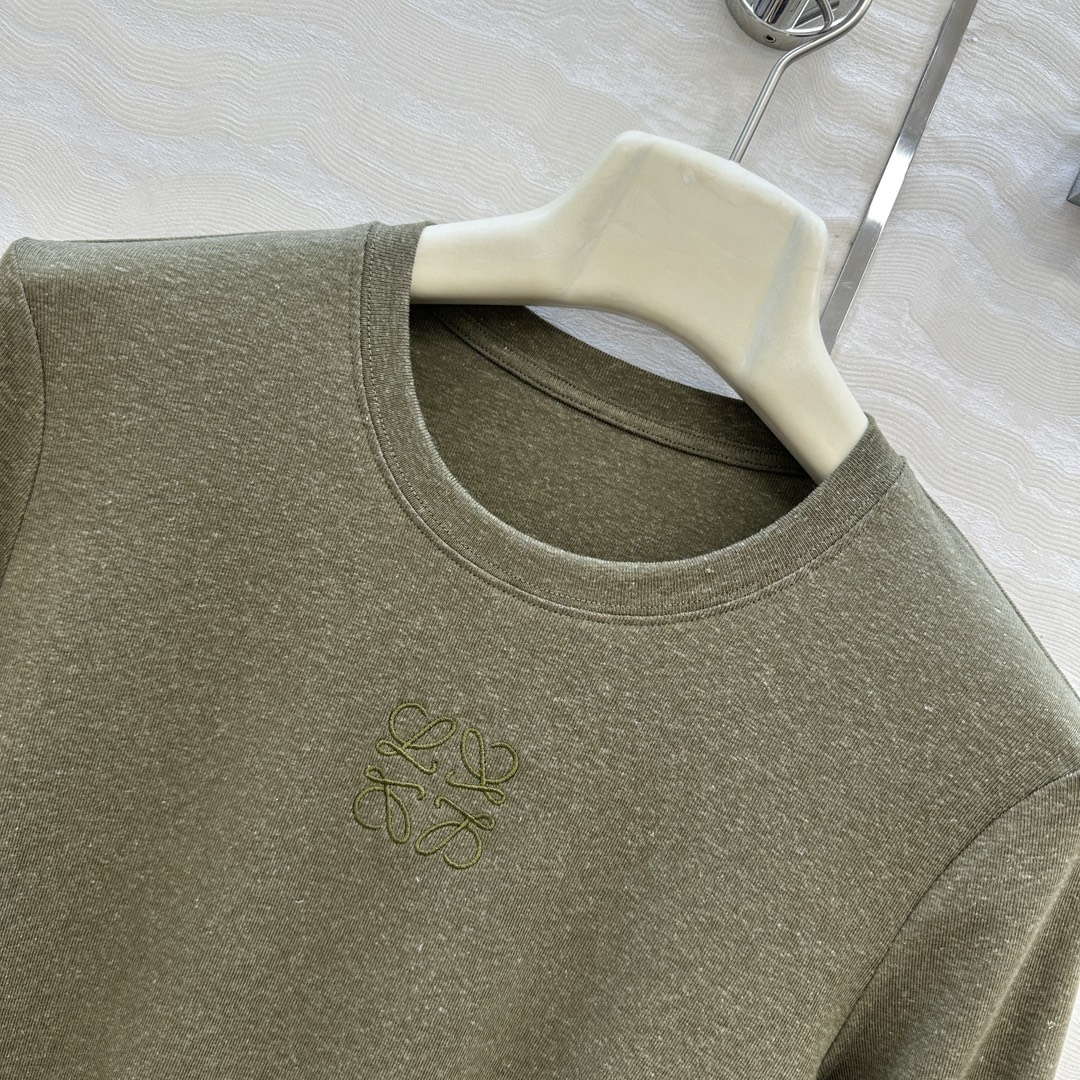 独家首发❤️原单品质，LW纸片人穿搭！进口亚麻莱赛尔打底衫！超级显瘦神器！极简叠搭单品！刺绣logo低调