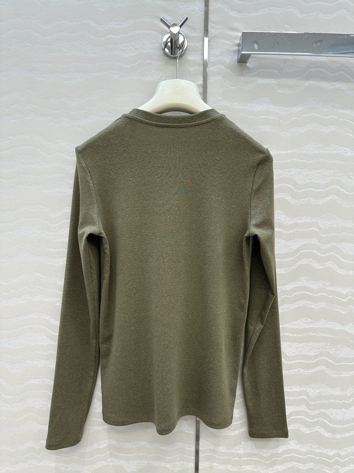 独家首发❤️原单品质，LW纸片人穿搭！进口亚麻莱赛尔打底衫！超级显瘦神器！极简叠搭单品！刺绣logo低调