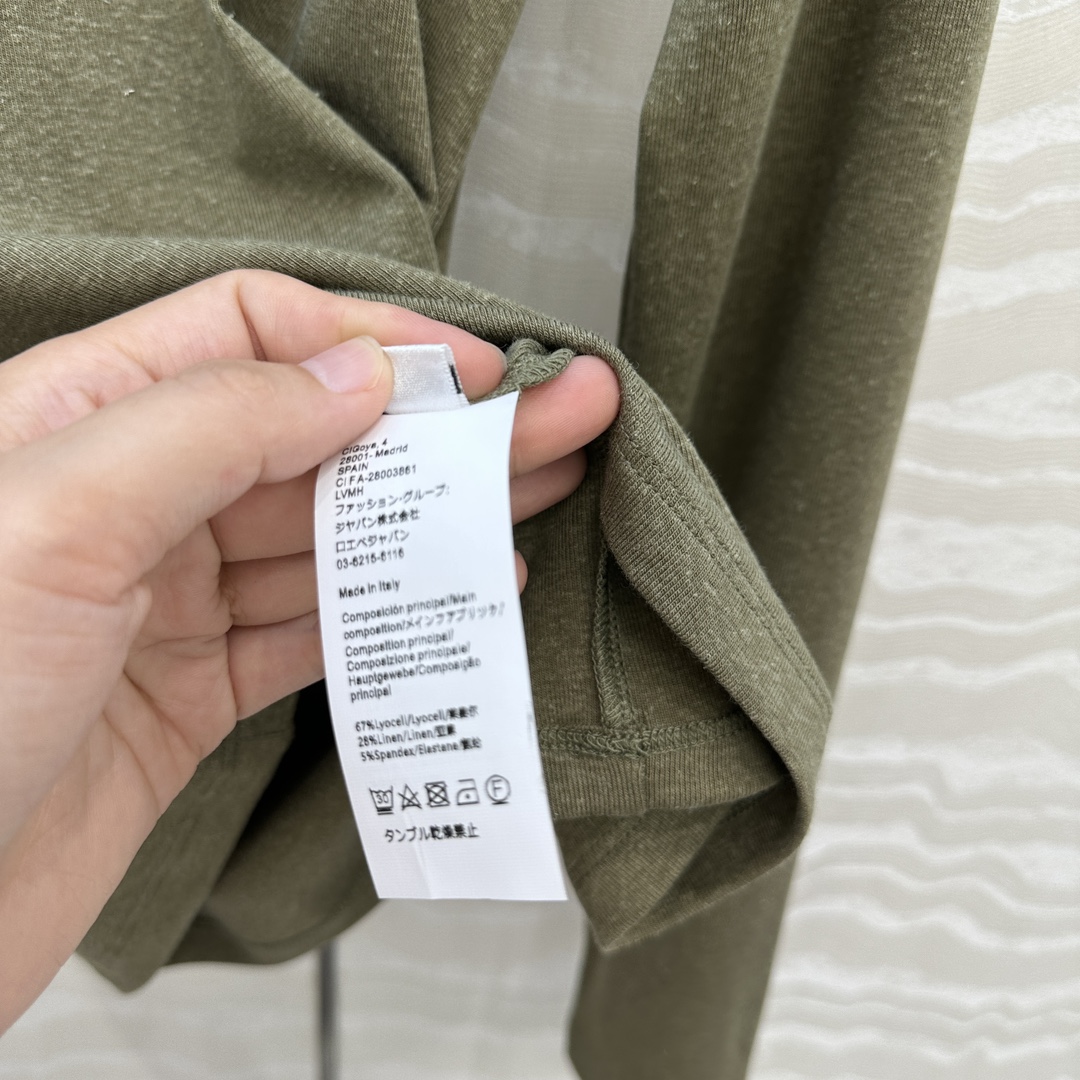 独家首发❤️原单品质，LW纸片人穿搭！进口亚麻莱赛尔打底衫！超级显瘦神器！极简叠搭单品！刺绣logo低调