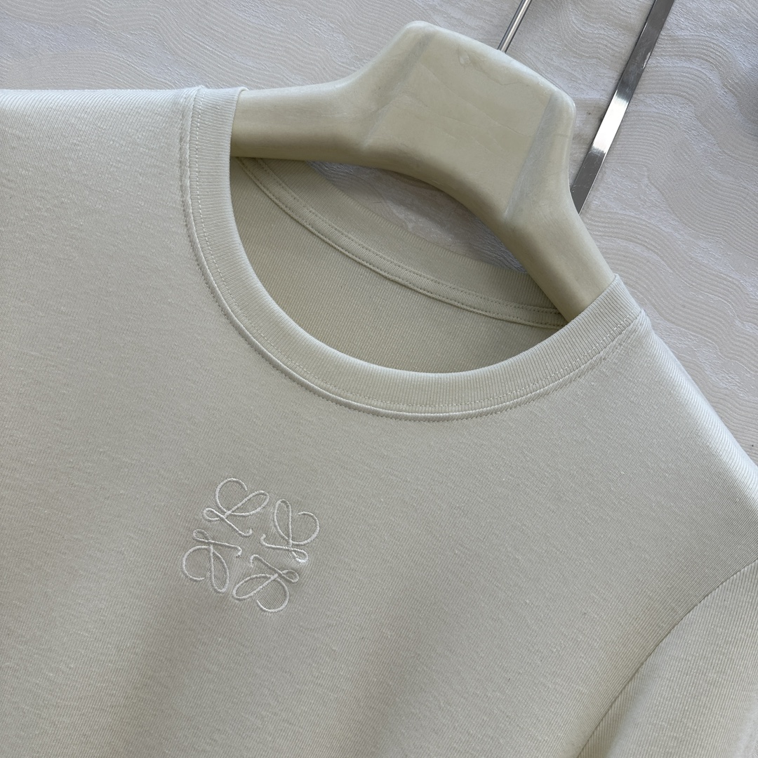 独家首发❤️原单品质，LW纸片人穿搭！进口亚麻莱赛尔打底衫！超级显瘦神器！极简叠搭单品！刺绣logo低调