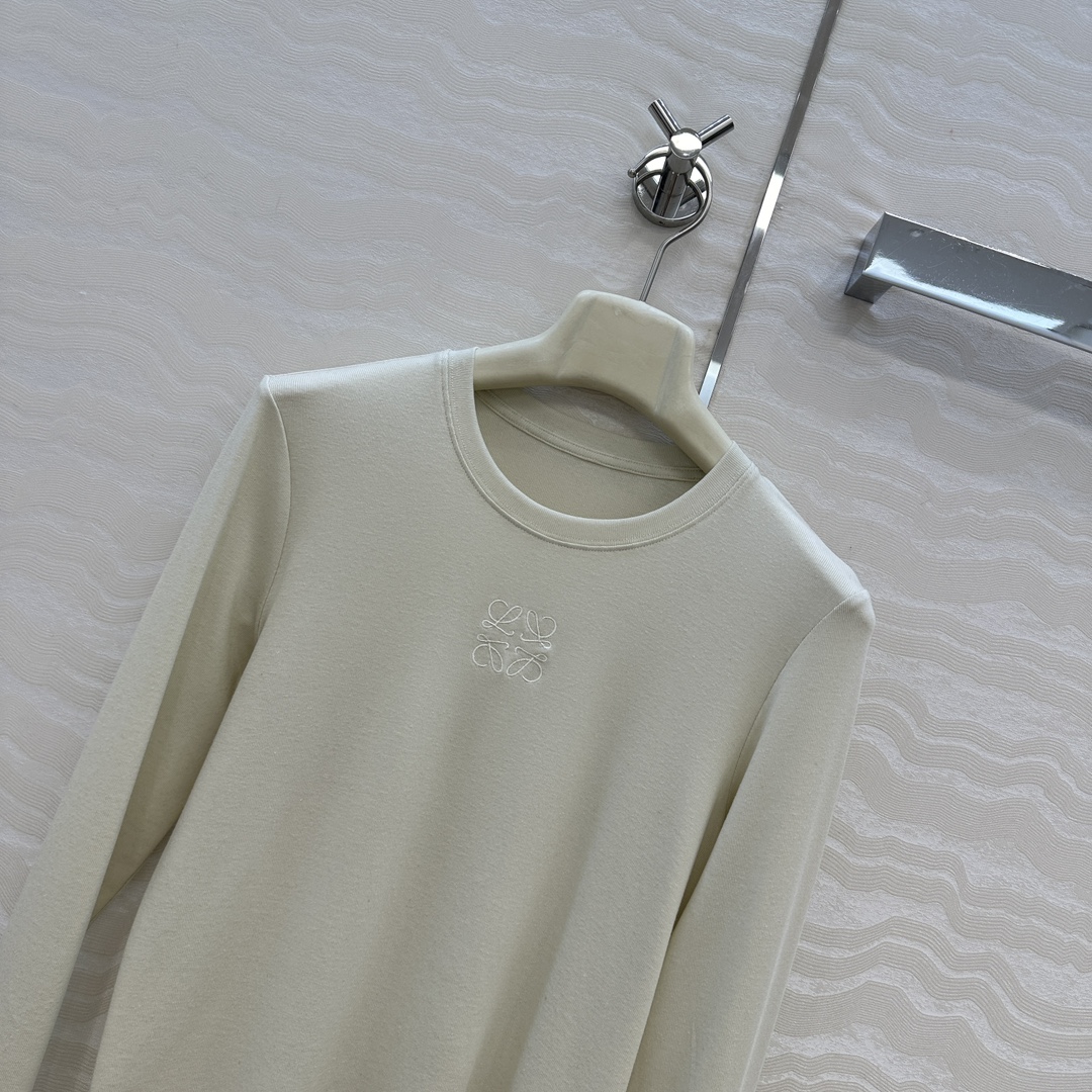 独家首发❤️原单品质，LW纸片人穿搭！进口亚麻莱赛尔打底衫！超级显瘦神器！极简叠搭单品！刺绣logo低调