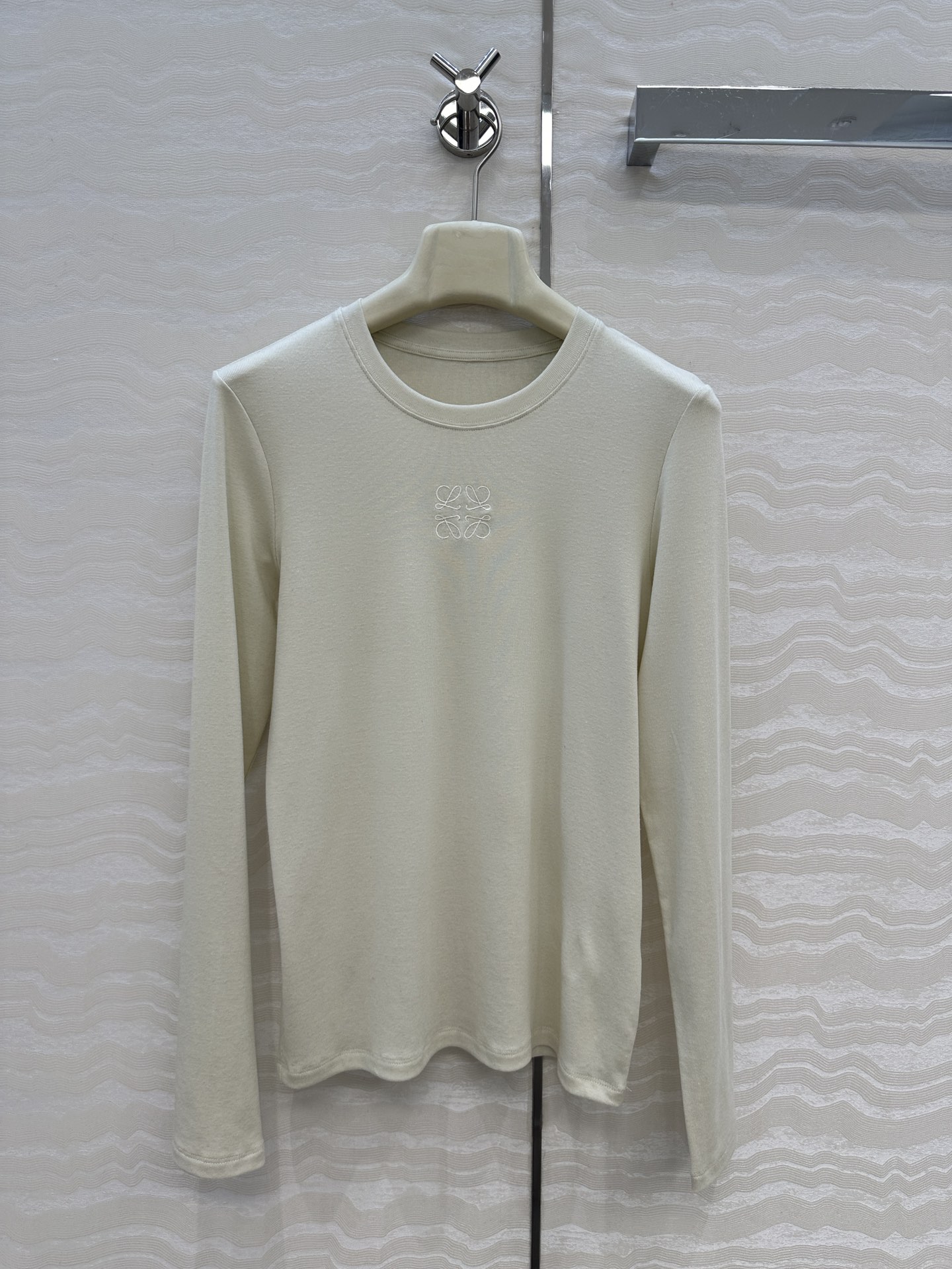 独家首发❤️原单品质，LW纸片人穿搭！进口亚麻莱赛尔打底衫！超级显瘦神器！极简叠搭单品！刺绣logo低调