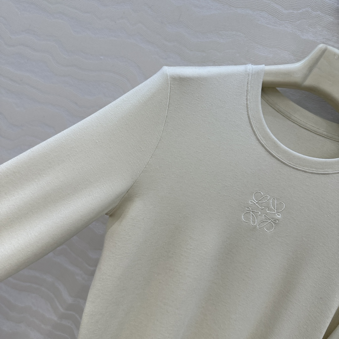 独家首发❤️原单品质，LW纸片人穿搭！进口亚麻莱赛尔打底衫！超级显瘦神器！极简叠搭单品！刺绣logo低调