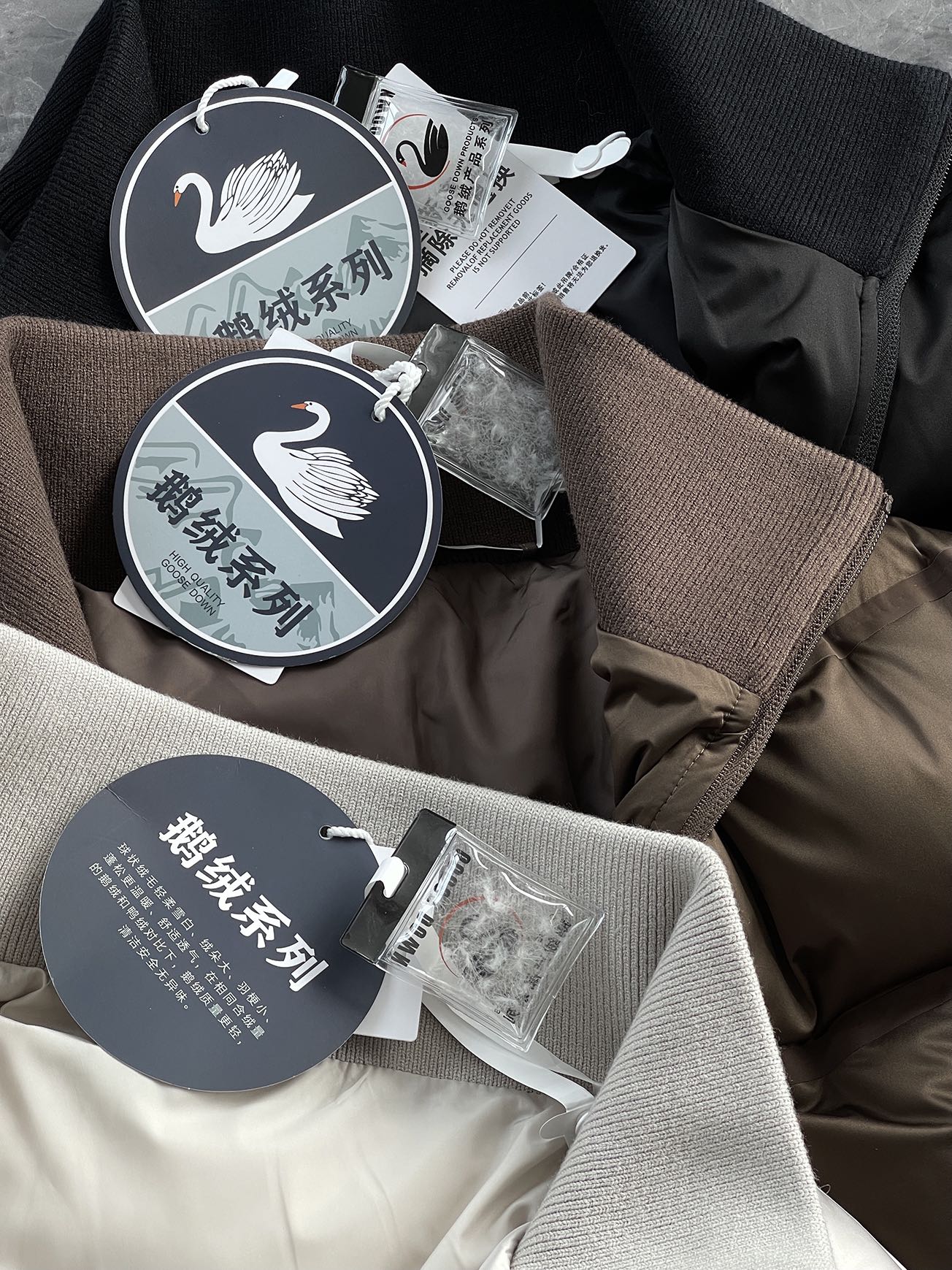 羽绒服 🆕 小众设计师款多结构针织拼接羽绒外套，把建筑美学穿在了身上 当76.6%锦纶与23.4%氨纶在