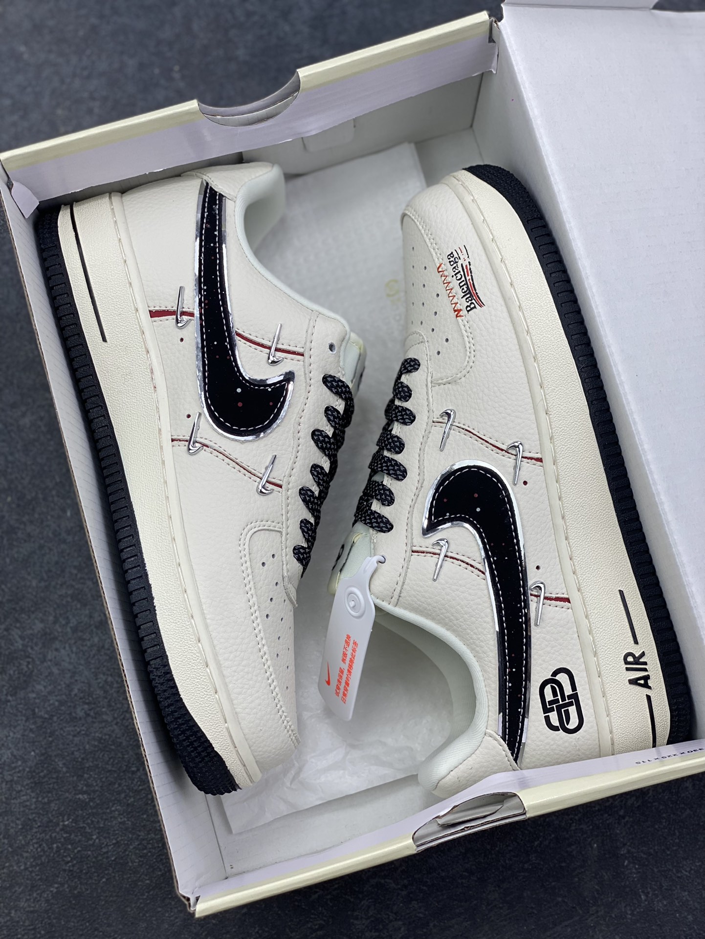 图片[9]-NIke Air Force 1 \’07 Low “巴黎世家联名——四银勾”空军一号 低帮 运动鞋 休闲鞋 折边针车 工艺难度大 原楦头原纸板 原装鞋盒 定制五金配件 内置全掌气垫 原厂鞋底 货号：DD1928-309 尺码：36 36.5 37.5 38 38.5 39 40 40.5 41 42 42.5 43 44 44.5 45-选品中心