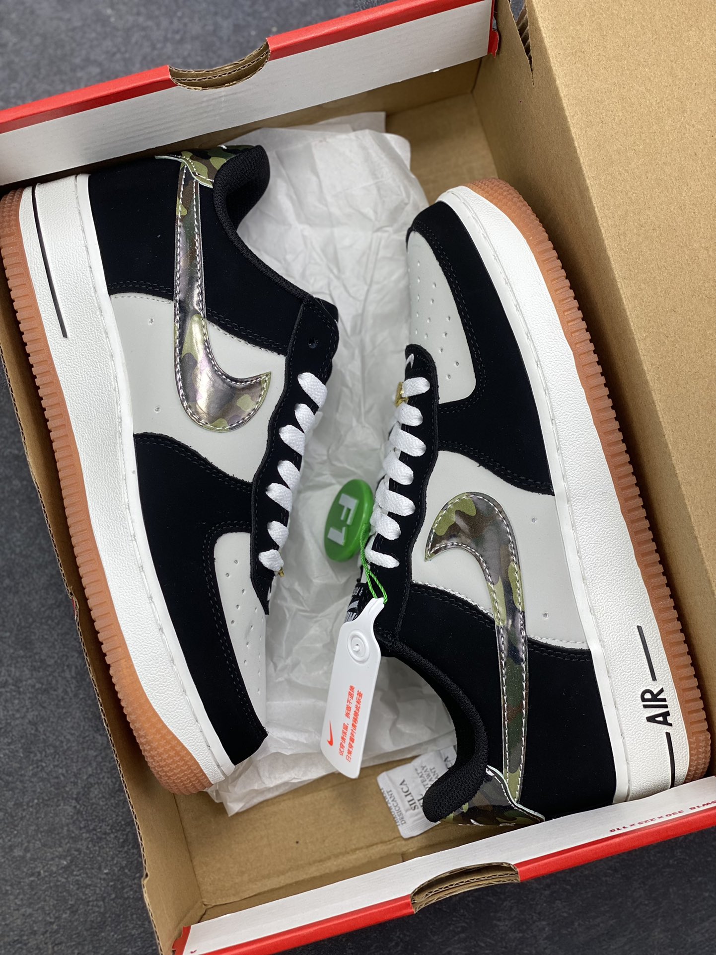 图片[9]-NK Air Force 1 空军一号 翻毛黑生胶 原楦头原纸板 打造纯正空军版型#专注外贸渠道 全掌内置蜂窝气垫 #原盒配件 原厂中底钢印、拉帮完美 货号：HQ1967-100 尺码：36 36.5 37.5 38 38.5 39 40 40.5 41 42 42.5 43 44 44.5 45-选品中心