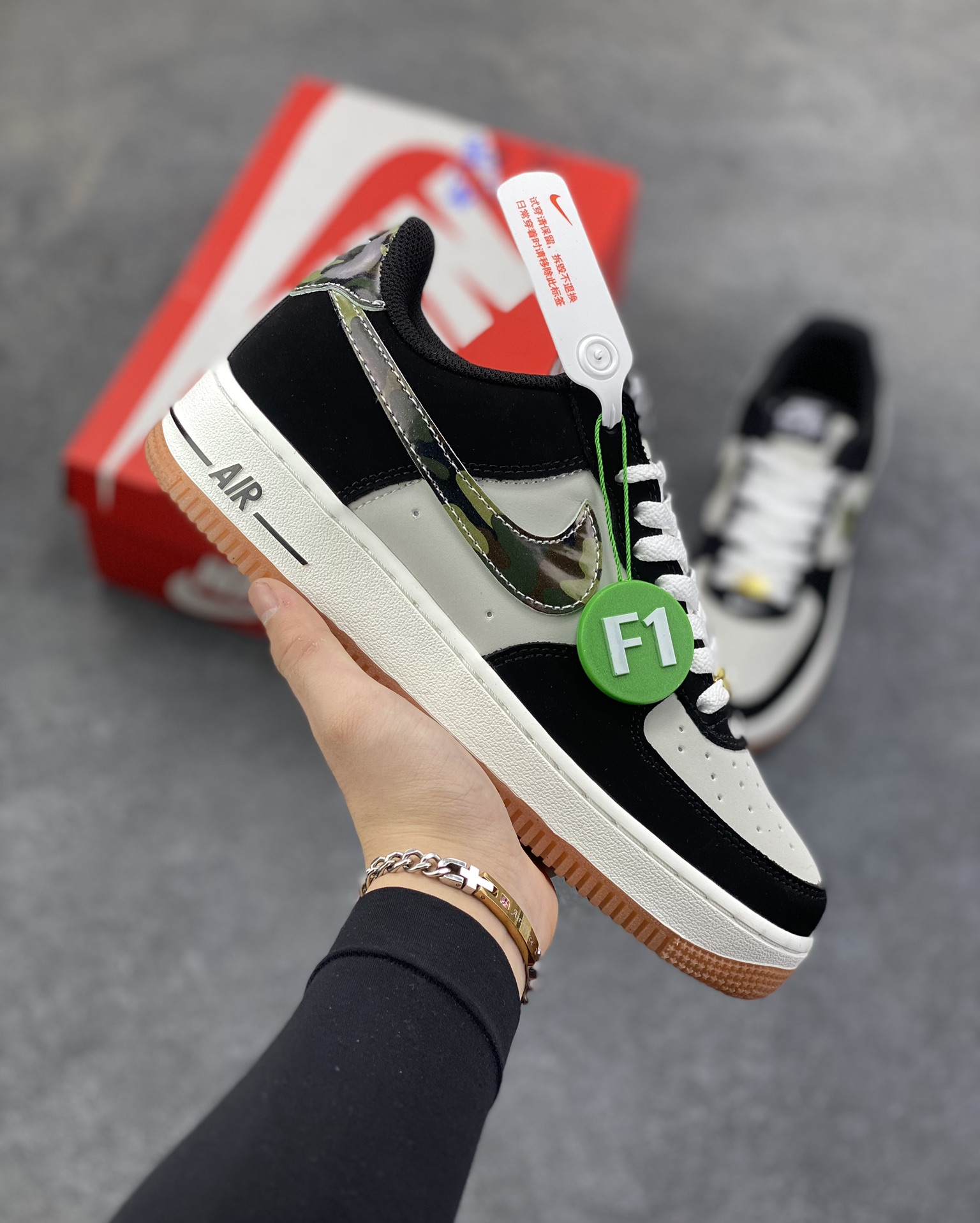 NK Air Force 1 空军一号 翻毛黑生胶 原楦头原纸板 打造纯正空军版型#专注外贸渠道 全掌内置蜂窝气垫 #原盒配件 原厂中底钢印、拉帮完美 货号：HQ1967-100 尺码：36 36.5 37.5 38 38.5 39 40 40.5 41 42 42.5 43 44 44.5 45-选品中心