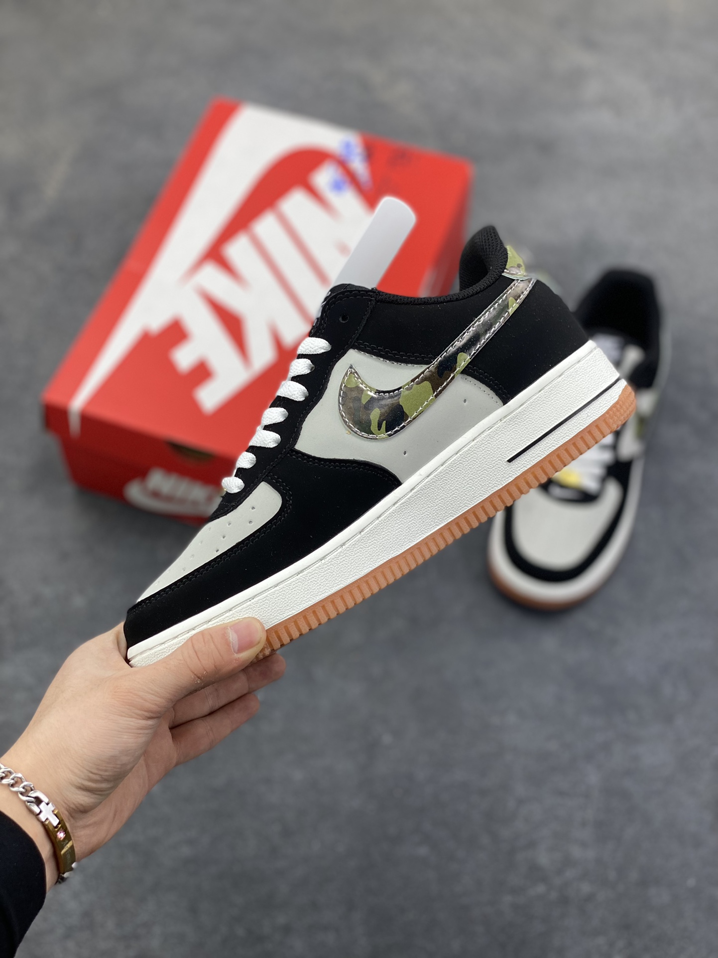 图片[3]-NK Air Force 1 空军一号 翻毛黑生胶 原楦头原纸板 打造纯正空军版型#专注外贸渠道 全掌内置蜂窝气垫 #原盒配件 原厂中底钢印、拉帮完美 货号：HQ1967-100 尺码：36 36.5 37.5 38 38.5 39 40 40.5 41 42 42.5 43 44 44.5 45-选品中心