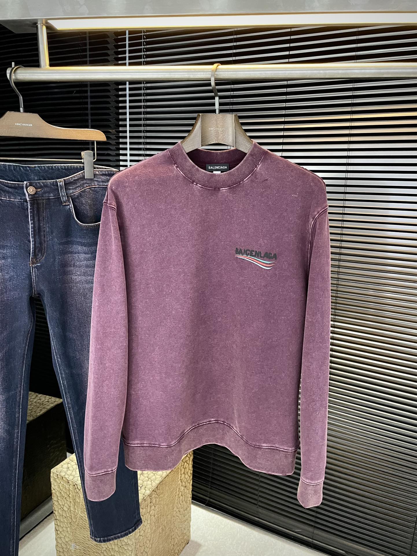 NO:598669,P Balen - (Paris) 2025 new autumn style, the latest sweatshirt in the store. The original version is casual and versatile, with a casual and lazy style. Customized original Australian long-staple cotton fabric, washed and dyed. It is extremely comfortable. High-end atmosphere, does it have the taste of autumn, the first choice. Size M-3XL Purchasing level...,, balenciaga, hoodie, sweatshirts, alexander wang19860909P  Balen-（巴黎） 2025秋季新款,专柜最新卫衣 原版版型上身休闲百搭、随性慵懒范,定制原版澳洲长绒棉面料,经过水洗炒色处理 舒适感爆棚.高端大气,秋天的味道有没有,首选 .码数 M-3XL 代购级别……,,balenciaga,hoodie,sweatshirts,alexander wang,Men's clothing