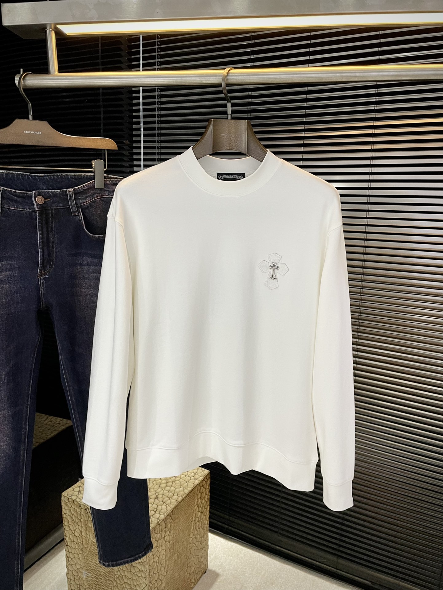 NO:598671,P Chrome Hearts (Chrome Hearts) 2025 new autumn style, the latest sweatshirts at the counter. The original version is casual and versatile, casual and lazy. Customized original Australian long-staple cotton fabric, washed and dyed. It is extremely comfortable. High-end atmosphere, does it have the taste of autumn, the first choice. Size M-3XL Purchasing level...,,chrome hearts,chrome hearts,hoodie,sweatshirts,alexander wang19860909P  Chrome Hearts（克罗心）2025秋季新款,专柜最新卫衣 原版版型上身休闲百搭、随性慵懒范,定制原版澳洲长绒棉面料,经过水洗炒色处理 舒适感爆棚.高端大气,秋天的味道有没有,首选 .码数 M-3XL 代购级别……,,chrome hearts,chrome hearts,hoodie,sweatshirts,alexander wang,Men's clothing