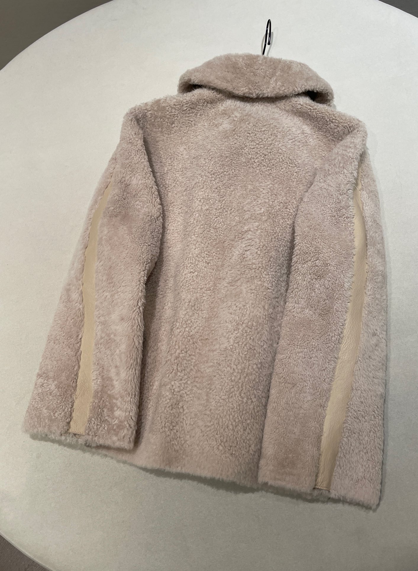 Elegant Lambskin Shearling Coat: Lightweight, Warm & Stylish - Sizes 36-40 4 i1762872840 2625 2