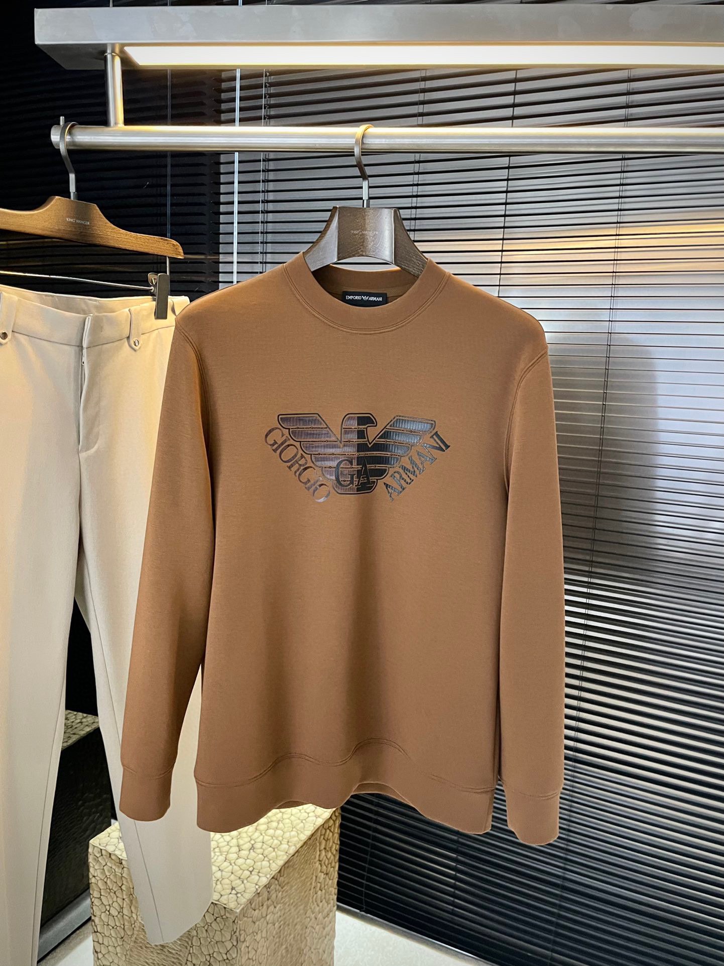 NO:598677,P EmporioArm - (Emporio Arm) 2025 new autumn style, the latest sweatshirt at the counter. The original version is casual and versatile, with a casual and lazy style. Customized original modal fabric, which is extremely comfortable. High-end atmosphere, does it have the taste of autumn, the first choice. Size M-3XL Purchasing level...,, hoodie, sweatshirts, alexander wang19860909P  EmporioArm-（阿玛）2025秋季新款,专柜最新卫衣 原版版型上身休闲百搭、随性慵懒范,定制原版莫代尔面料,舒适感爆棚.高端大气,秋天的味道有没有,首选 .码数 M-3XL 代购级别……,,hoodie,sweatshirts,alexander wang,Men's clothing