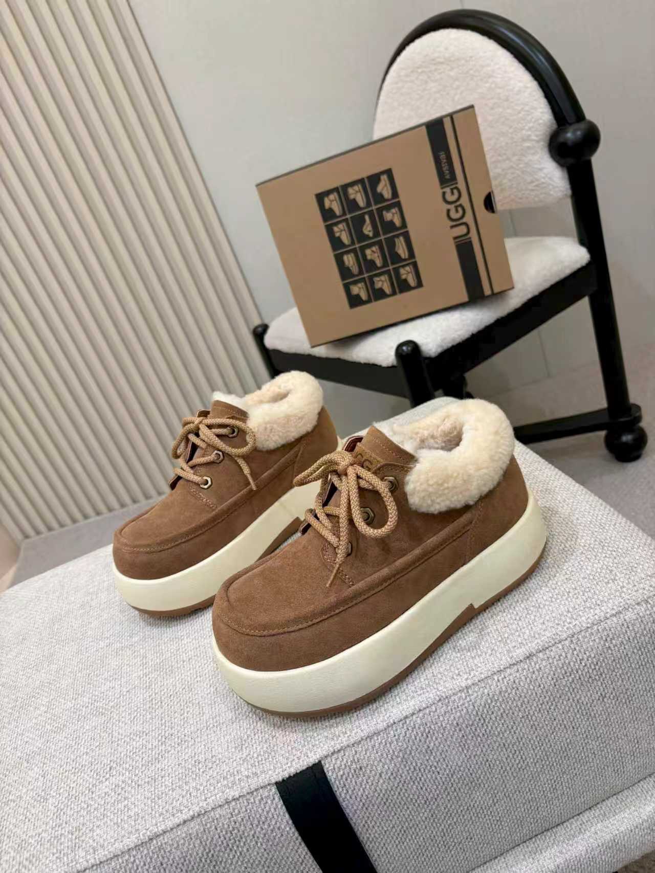 NO:589838,[UGG] Women's size35-40 2025ssUGG new wool warm thick-soled casual shoes, super thick, simple and fashionable heel suede design, small rolled wool, cowhide leather, wool lining, double color TPR outsole, non-slip and wear-resistant 5 stars, winter travel is suitable for any weather scene, front lace design, easier to match your foot size. Color maroon walnut sand,,cowhide19860909【UGG】 女款size35-40 2025ssUGG新款羊毛保暖厚底休闲鞋 超级厚  简单时尚后跟翻毛设计,小卷羊毛,面料牛皮,内里羊毛,双拼色TPR大底,防滑耐磨5颗星,冬季出行适合任何天气场景,前系带设计,更容易匹配您的脚型大小. 颜色栗色 胡桃木 沙色,,cowhide,Men's shoes