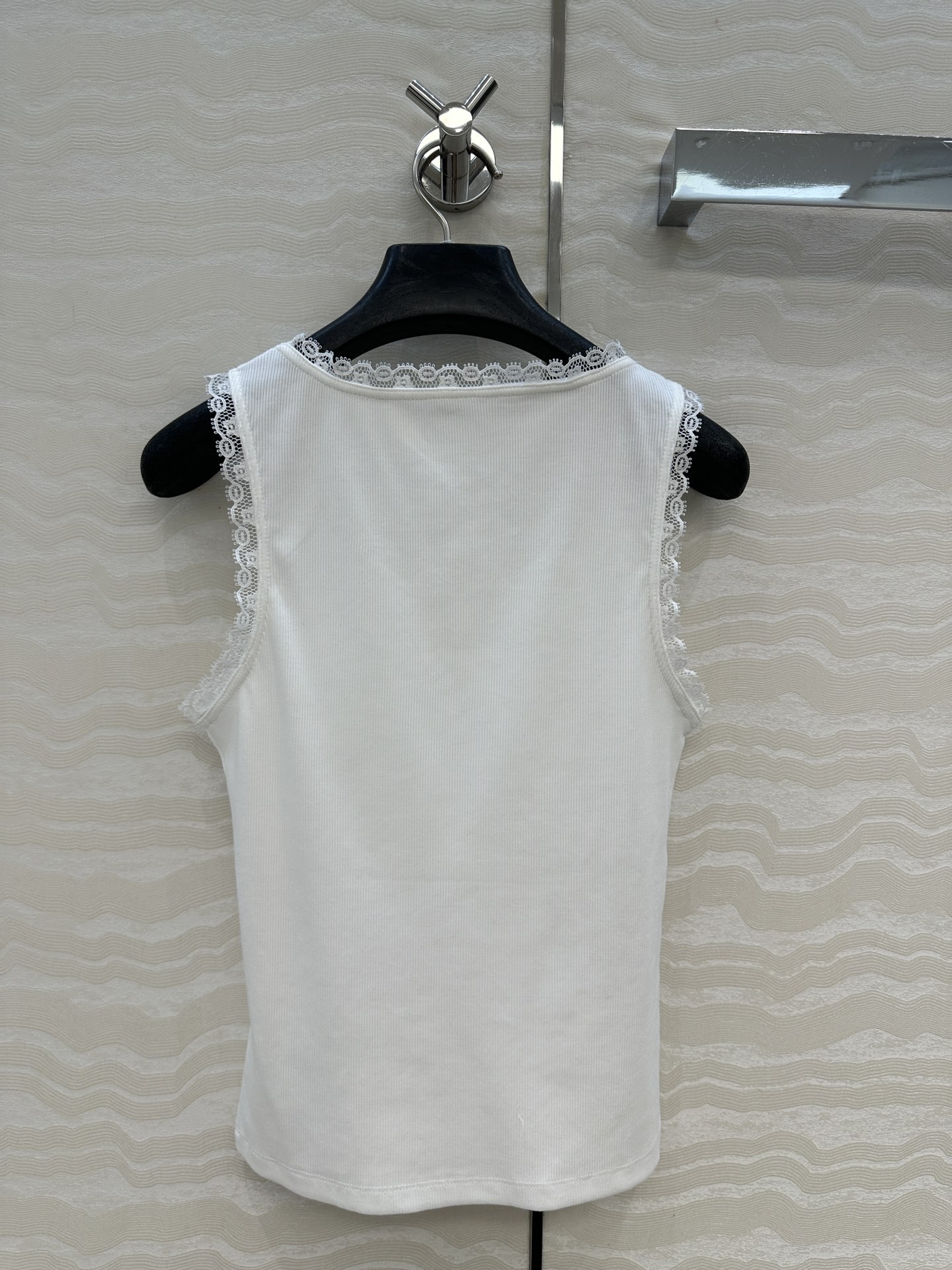 爆单推荐❤️原单品质，CE26早春新品，气质蕾丝花边小背心，，时髦精必备单品解锁所有穿搭！定位刺绣凯旋门