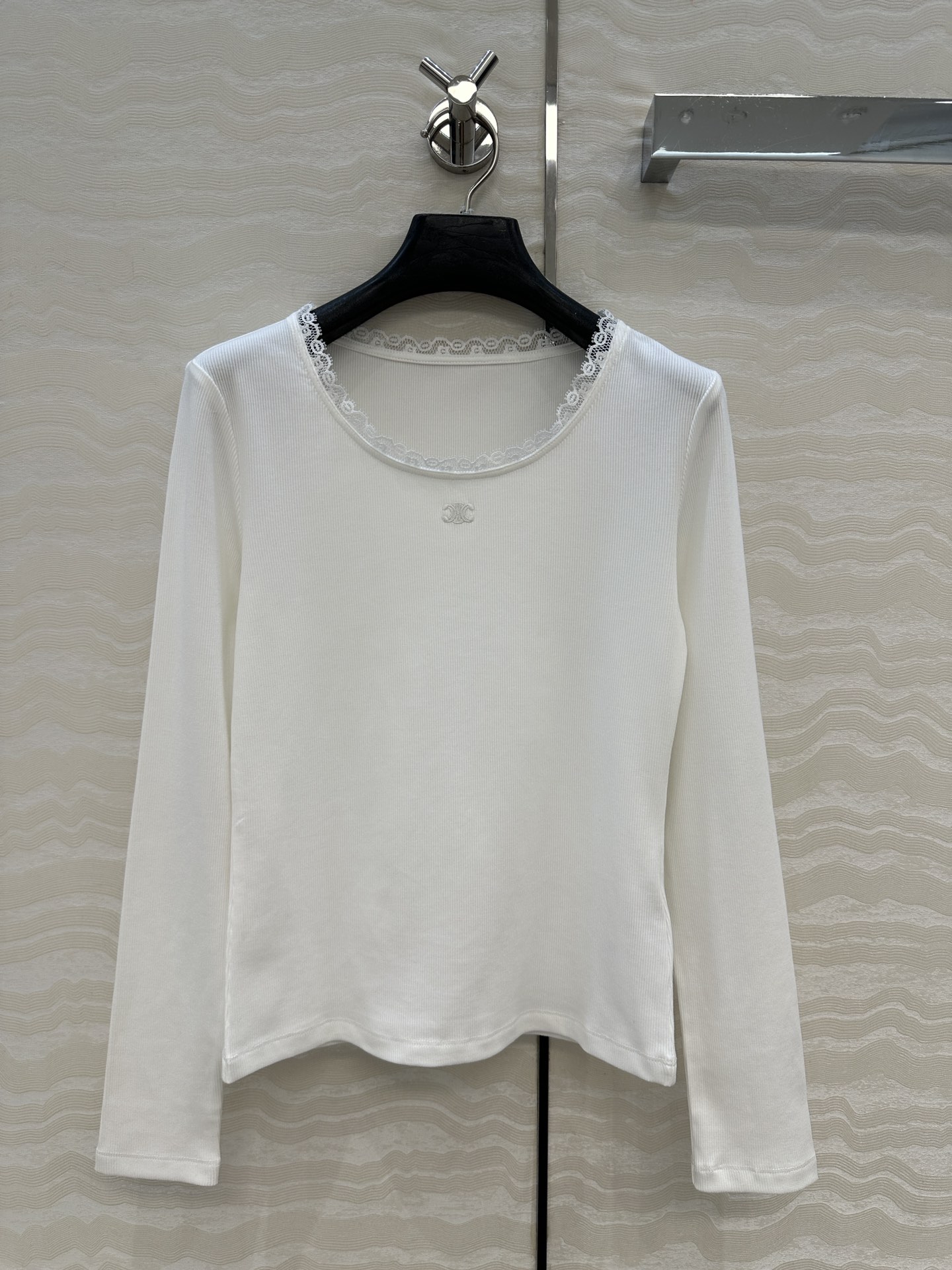 爆单推荐❤️原单品质，CE26早春新品，气质蕾丝花边长袖T，时髦精必备单品解锁所有穿搭！定位刺绣凯旋门l