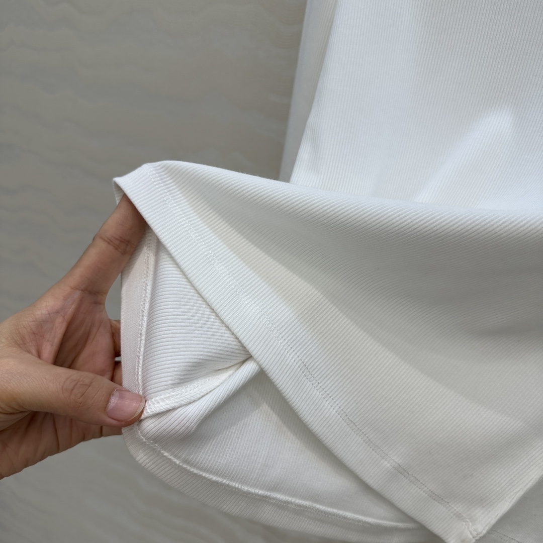 爆单推荐❤️原单品质，CE26早春新品，气质蕾丝花边长袖T，时髦精必备单品解锁所有穿搭！定位刺绣凯旋门l