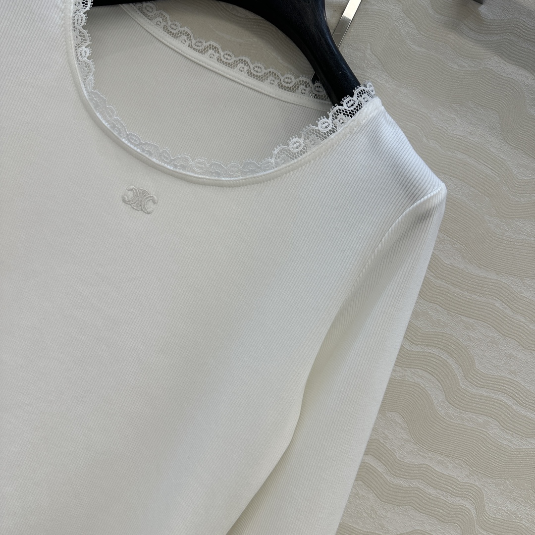 爆单推荐❤️原单品质，CE26早春新品，气质蕾丝花边长袖T，时髦精必备单品解锁所有穿搭！定位刺绣凯旋门l