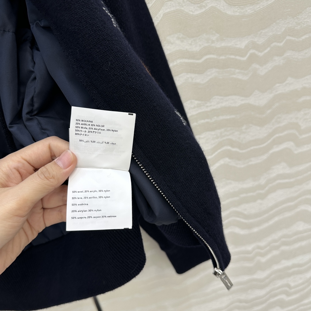 高端原单品质❤️miu系少女学院风穿搭！重工羊毛针织棉服。18针工艺定位菱格减龄学院风。进口羊毛纱线针织