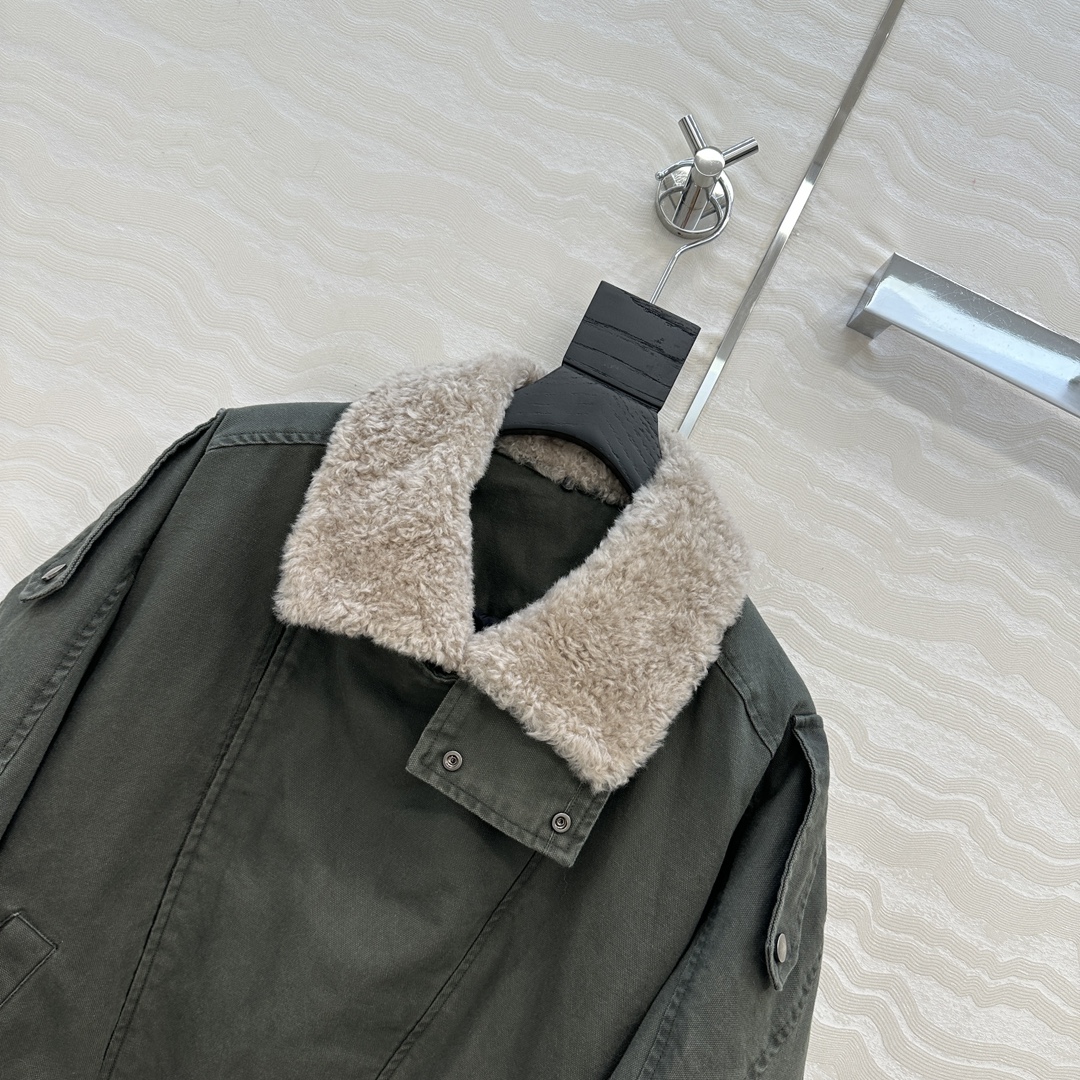 高端原单品质❤️slP🆕冲锋夹克羽绒服外套，时髦精穿搭保暖神器！进口西班牙🇪🇸小羊羔🐑皮毛一体毛领可拆卸