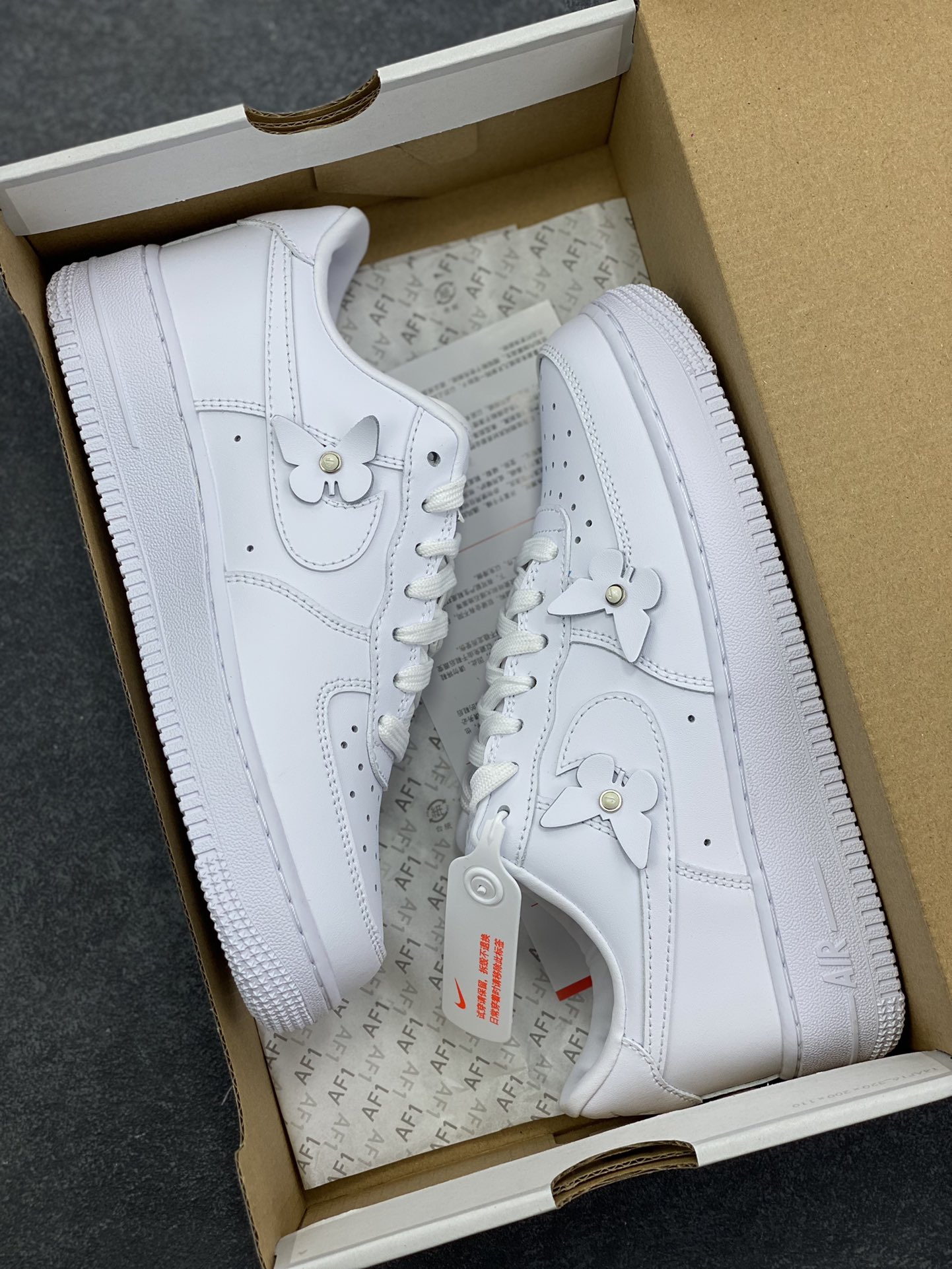 图片[9]-Nike Air Force 1 Low 白蝴蝶 空军一号低帮运动休闲板鞋 原楦头原纸板 打造纯正空军版型#专注外贸渠道 全掌内置蜂窝气垫 #原盒配件 原厂中底钢印、拉帮完美 货号：IH4480-100 尺码：35.5 36 36.5 37.5 38 38.5 39 40 40.5 41 42 42.5 43 44 44.5 45-选品中心