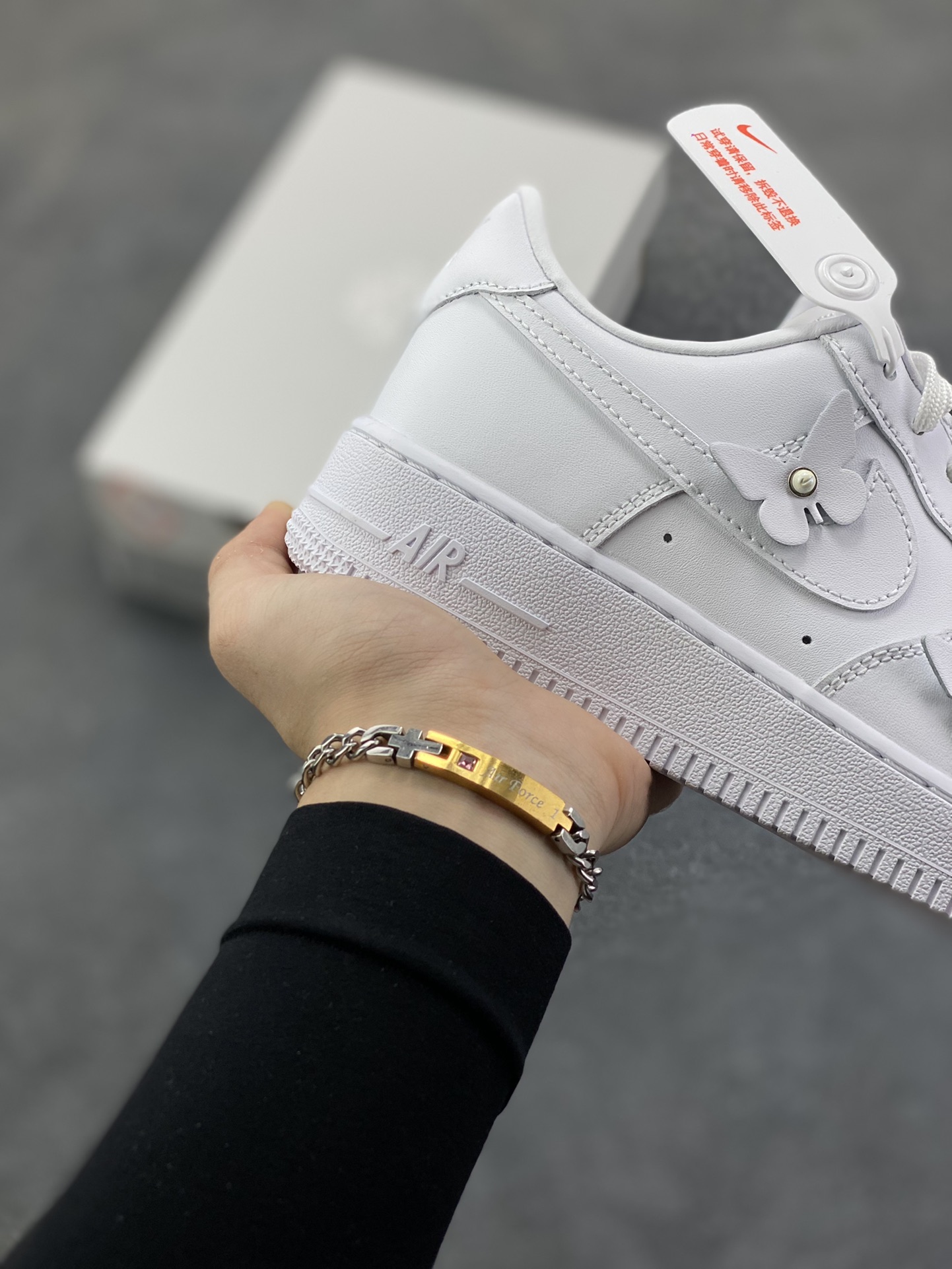 图片[6]-Nike Air Force 1 Low 白蝴蝶 空军一号低帮运动休闲板鞋 原楦头原纸板 打造纯正空军版型#专注外贸渠道 全掌内置蜂窝气垫 #原盒配件 原厂中底钢印、拉帮完美 货号：IH4480-100 尺码：35.5 36 36.5 37.5 38 38.5 39 40 40.5 41 42 42.5 43 44 44.5 45-选品中心