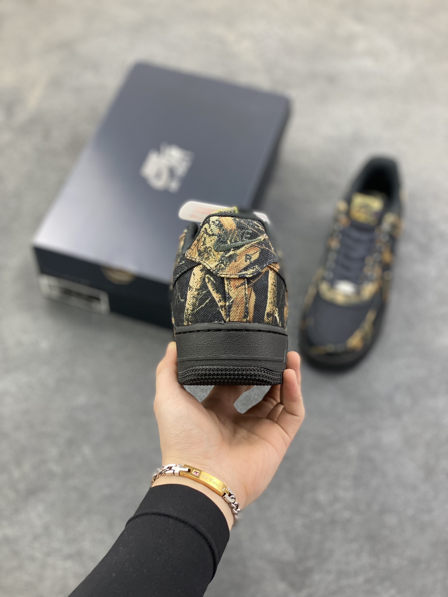 图片[4]-Nike Air Force 1 Low 空军一号低帮运动休闲板鞋 原楦头原纸板 打造纯正空军版型#专注外贸渠道 全掌内置蜂窝气垫 #原盒配件 原厂中底钢印、拉帮完美 货号：IH1221-001 尺码：36 36.5 37.5 38 38.5 39 40 40.5 41 42 42.5 43 44 44.5 45-选品中心