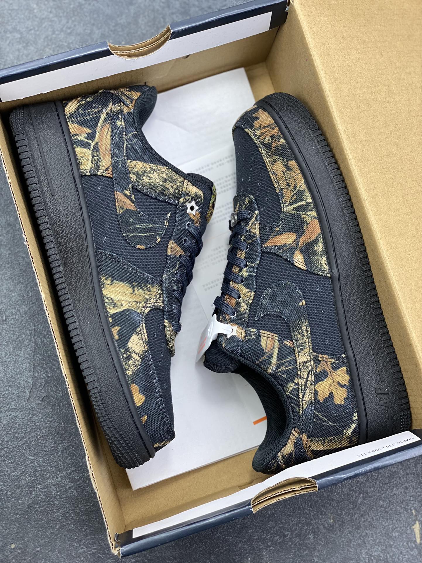 图片[9]-Nike Air Force 1 Low 空军一号低帮运动休闲板鞋 原楦头原纸板 打造纯正空军版型#专注外贸渠道 全掌内置蜂窝气垫 #原盒配件 原厂中底钢印、拉帮完美 货号：IH1221-001 尺码：36 36.5 37.5 38 38.5 39 40 40.5 41 42 42.5 43 44 44.5 45-选品中心