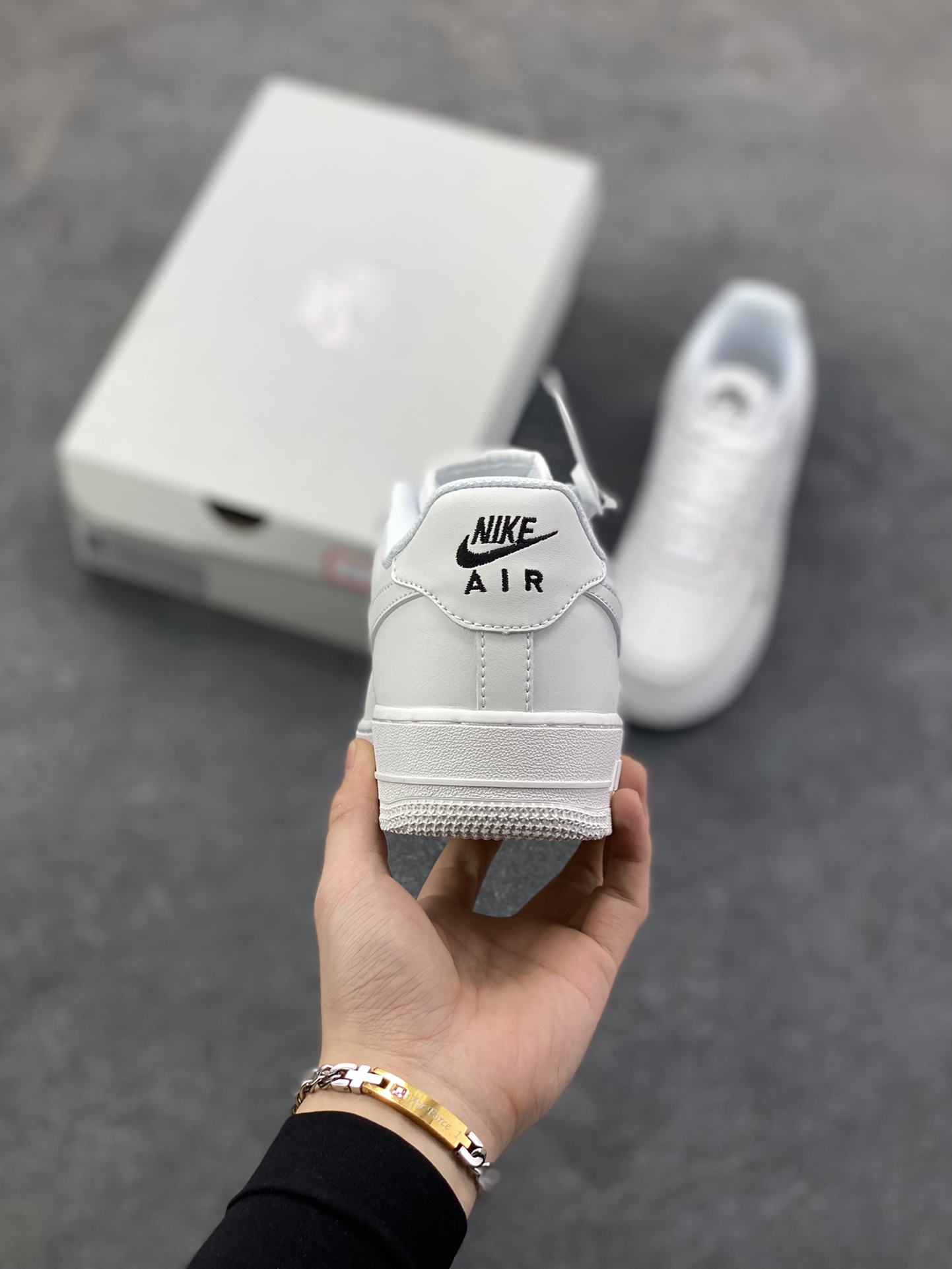 图片[4]-福利特价 Nike Air Force 1 Low 白黑小勾 空军一号低帮运动休闲板鞋 原楦头原纸板 打造纯正空军版型 专注外贸渠道 全掌内置蜂窝气垫 原盒配件 原厂中底钢印、拉帮完美 货号：HF1058-133 尺码：36 36.5 37.5 38 38.5 39 40 40.5 41 42 42.5 43 44 44.5 45-选品中心