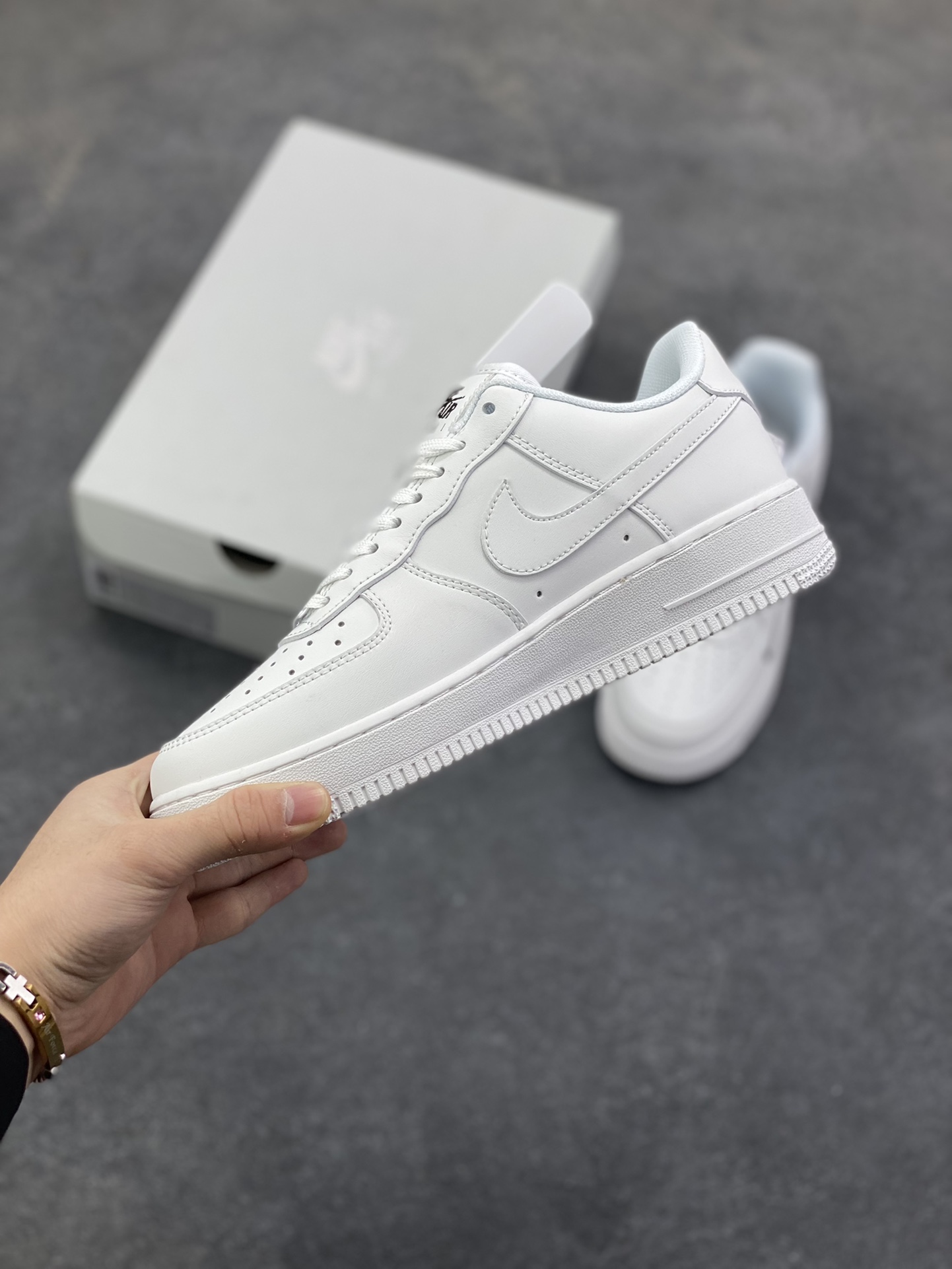 图片[3]-福利特价 Nike Air Force 1 Low 白黑小勾 空军一号低帮运动休闲板鞋 原楦头原纸板 打造纯正空军版型 专注外贸渠道 全掌内置蜂窝气垫 原盒配件 原厂中底钢印、拉帮完美 货号：HF1058-133 尺码：36 36.5 37.5 38 38.5 39 40 40.5 41 42 42.5 43 44 44.5 45-选品中心