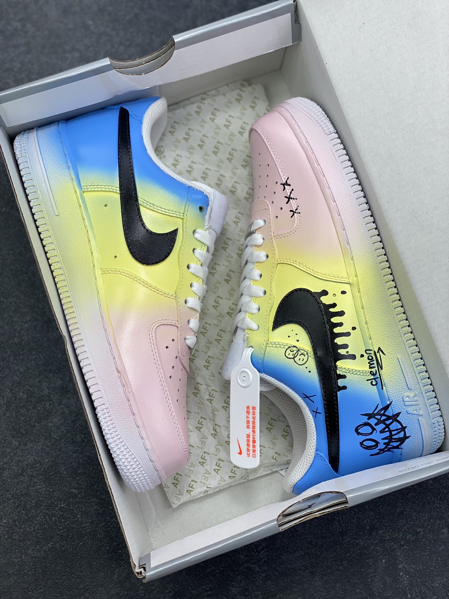 图片[9]-【定制球鞋】Nike Air Force 1 糖渍恶魔 MH计划 多巴胺 手绘涂鸦 渐变效果 耐磨轻便 低帮 板鞋 男女同款 粉 黄 蓝难度大 原楦头原纸板 原装鞋盒 定制五金配件 内置全掌气垫 原厂鞋底 货号：CW2288-111 尺码：36 36.5 37.5 38 38.5 39 40 40.5 41 42 42.5 43 44 44.5 45-选品中心