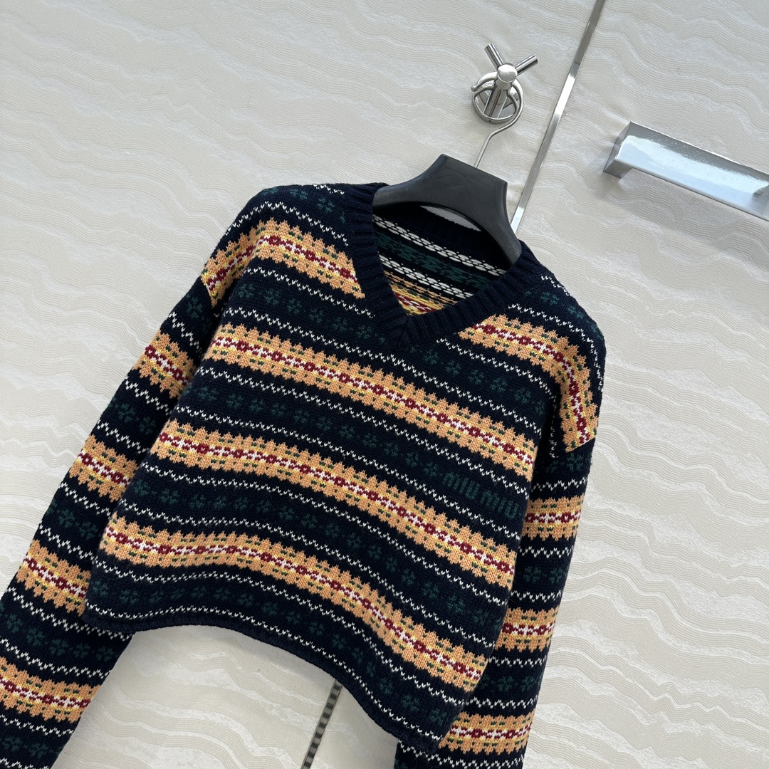 原单品质❤️miu缪系少女穿搭！知识分子时髦风！费尔岛嵌花V领短款毛衣。进口100%绵羊毛纱线！气质少女