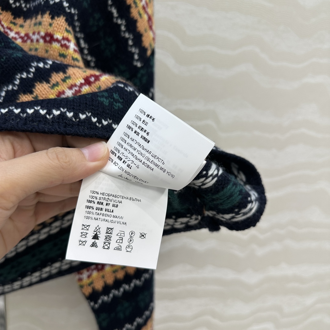 原单品质❤️miu缪系少女穿搭！知识分子时髦风！费尔岛嵌花V领短款毛衣。进口100%绵羊毛纱线！气质少女