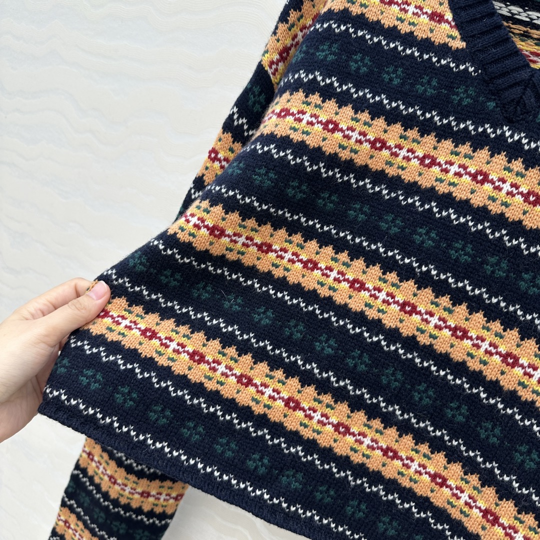 原单品质❤️miu缪系少女穿搭！知识分子时髦风！费尔岛嵌花V领短款毛衣。进口100%绵羊毛纱线！气质少女