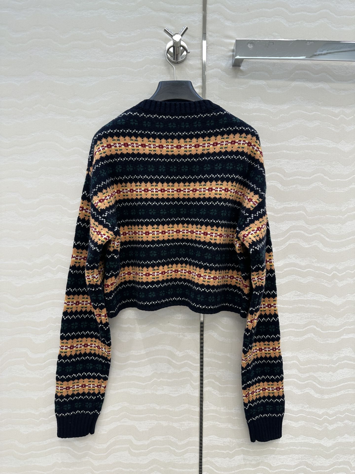 原单品质❤️miu缪系少女穿搭！知识分子时髦风！费尔岛嵌花V领短款毛衣。进口100%绵羊毛纱线！气质少女