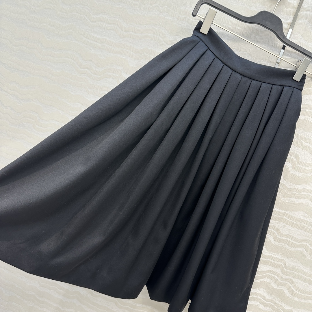 高端原单品质❤️Row风长期主义～复古宫廷风褶位长半裙！进口斜纹精纺羊毛面料质感挺阔细腻，法式气质名媛白