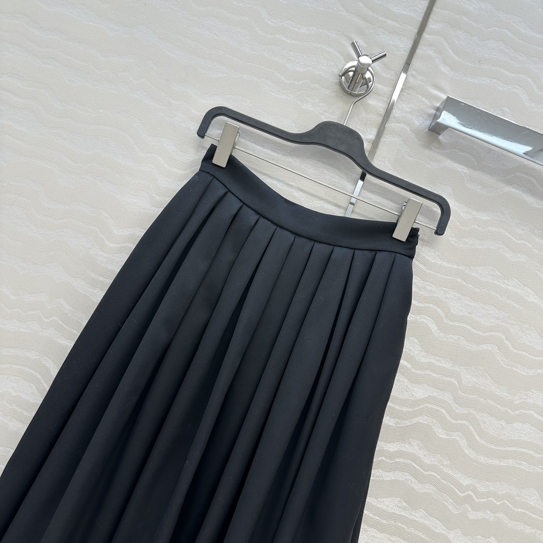 高端原单品质❤️Row风长期主义～复古宫廷风褶位长半裙！进口斜纹精纺羊毛面料质感挺阔细腻，法式气质名媛白