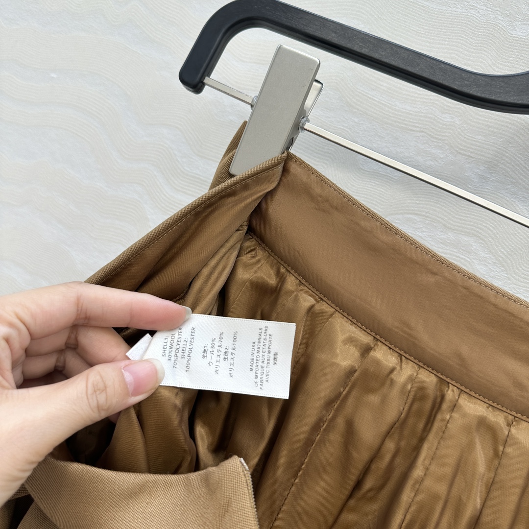 高端原单品质❤️Row风长期主义～复古宫廷风褶位长半裙！进口斜纹精纺羊毛面料质感挺阔细腻，法式气质名媛白