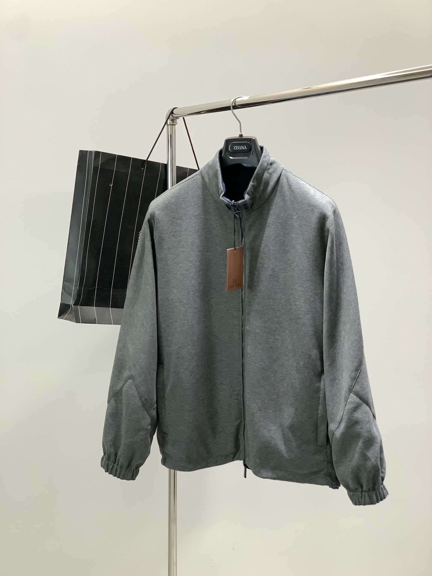 NO:608884,,ZEGNA Reversible Sheep Stand Collar Dark Blue Jacket Material Polyester Fiber Wool Size M-2XL Model 845495 Bust Sleeve Long Shoulder Width Length M116 62 4669 L120 63 4770 XL124 64 4871 XXL128 65 4973,,zegna,jackets & coats,jackets &  coats,alexander wang19860909,ZEGNA 杰尼亚双面穿羊立领深蓝色夹克外套 材质 聚酯纤维 羊毛 尺码M-2XL型号845495  胸围袖长肩宽衣长 M116 62 4669 L120 63 4770 XL124 64 4871 XXL128 65 4973,,zegna,jackets & coats,jackets & coats,alexander wang,Men's clothing