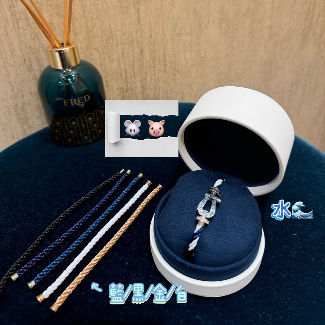 💥新品发布❤火爆🎉钢丝费雷德 Fred斐登满钻、半钻、无钻马蹄扣中性款高品质黑色钢丝绳手链手镯！本命绳👉🏻大牌 时尚 精致💠FORCE 系列手链⭐高端定制～亚金微电镀18k金工艺 精工马蹄扣头手镯！上手效果非常百搭💍 网红达人 时尚一族必备单品 玫瑰金、黄金、银色扣头😘男女情侣款两个码数：17/19cm