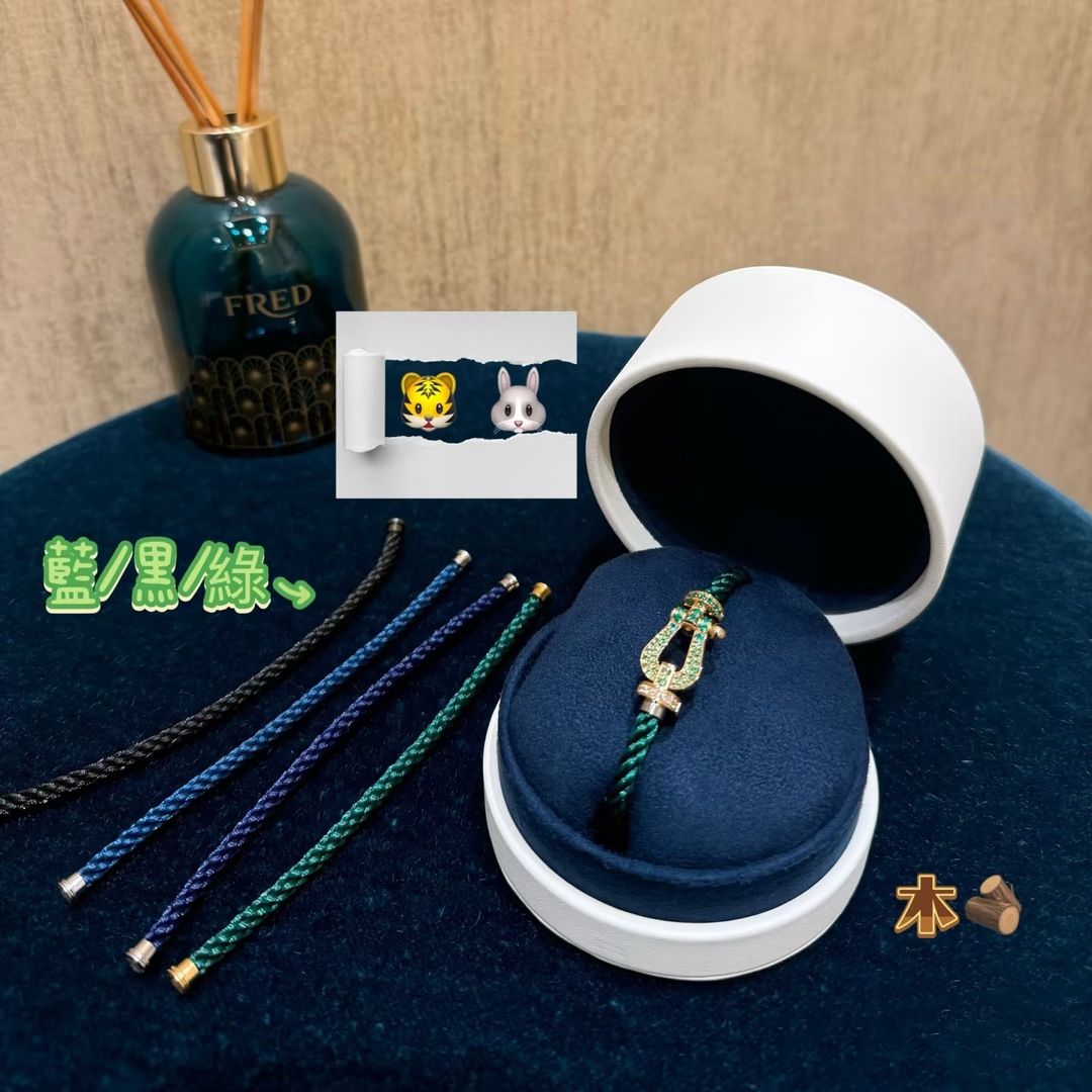 💥新品发布❤火爆🎉钢丝费雷德 Fred斐登满钻、半钻、无钻马蹄扣中性款高品质黑色钢丝绳手链手镯！本命绳👉🏻大牌 时尚 精致💠FORCE 系列手链⭐高端定制～亚金微电镀18k金工艺 精工马蹄扣头手镯！上手效果非常百搭💍 网红达人 时尚一族必备单品 玫瑰金、黄金、银色扣头😘男女情侣款两个码数：17/19cm