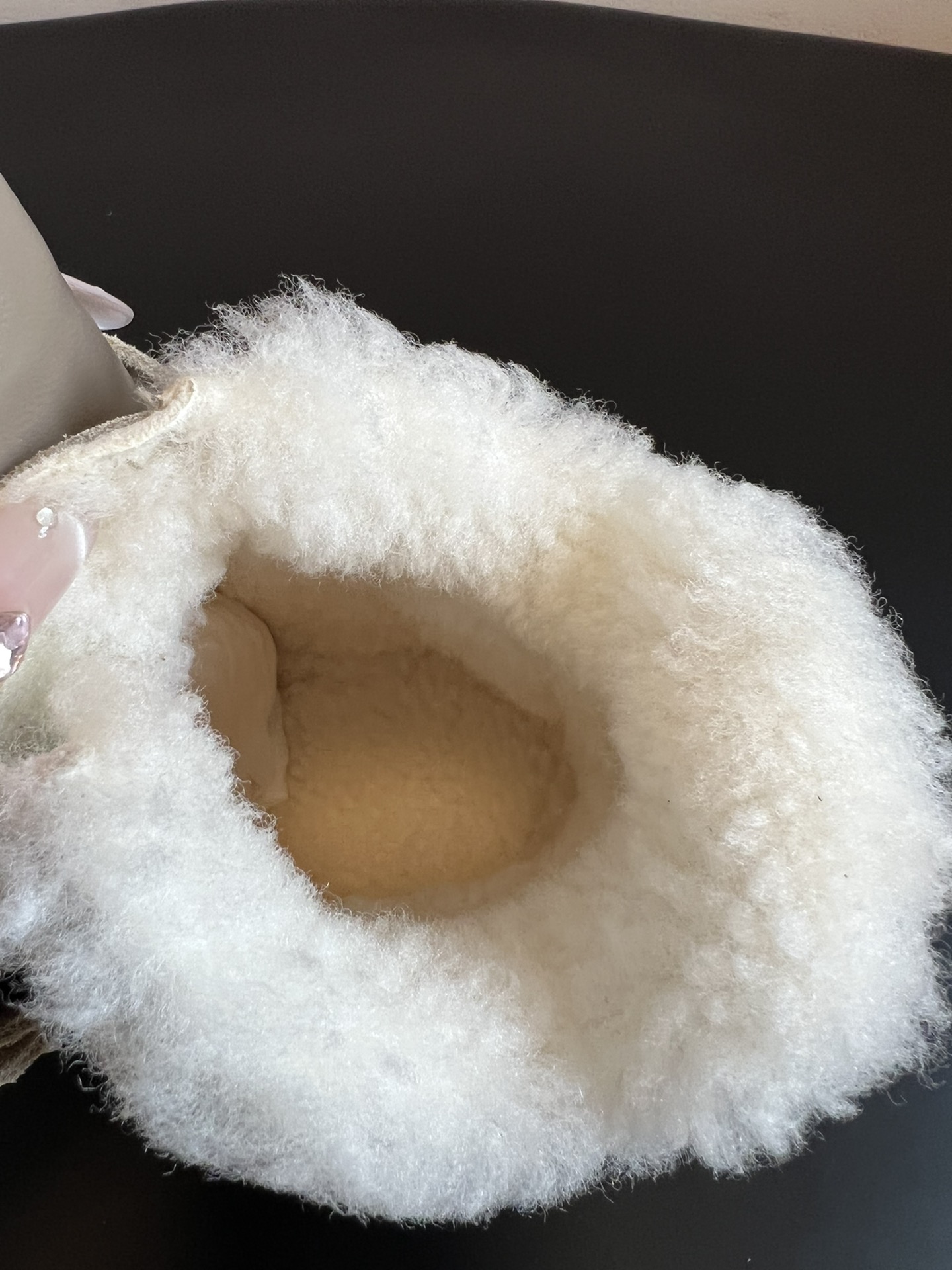 Isabel Maran*楔形增高加绒运动鞋自带7cm隐形楔形鞋跟，悄悄拉长腿型，同时保持运动鞋的舒适步