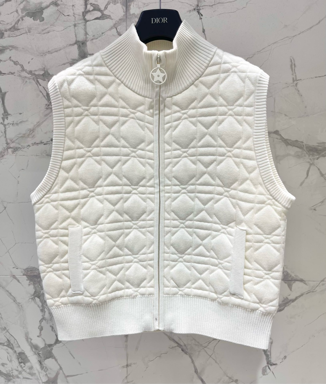 Dior Diamond Quilted Double Knit Baseball Vest - Stylish & Warm 3 i1763106141 4785 0